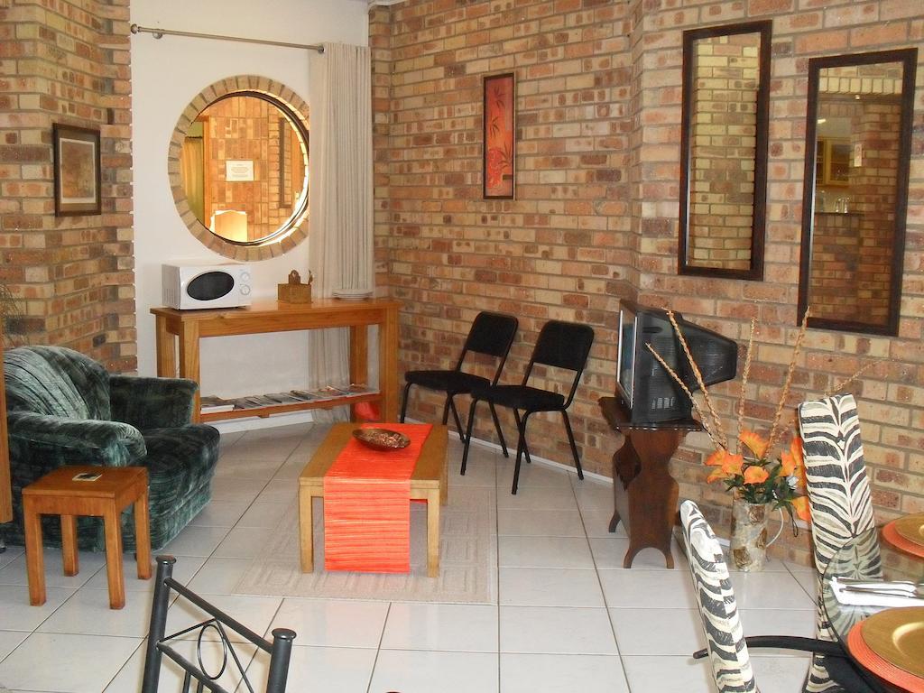 8 Royal Palm B&B Umhlanga Exterior photo